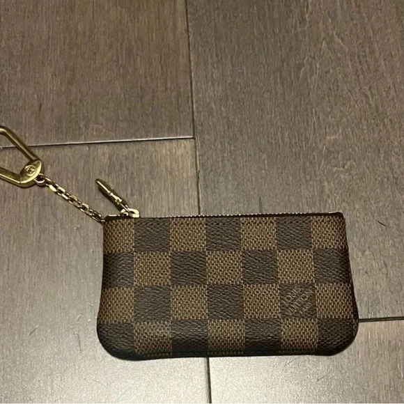 Authentic Damier Ebene Louis Vuitton Key Pouch. - Picture 3 of 10